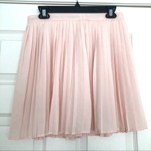 Pink pleated skirt